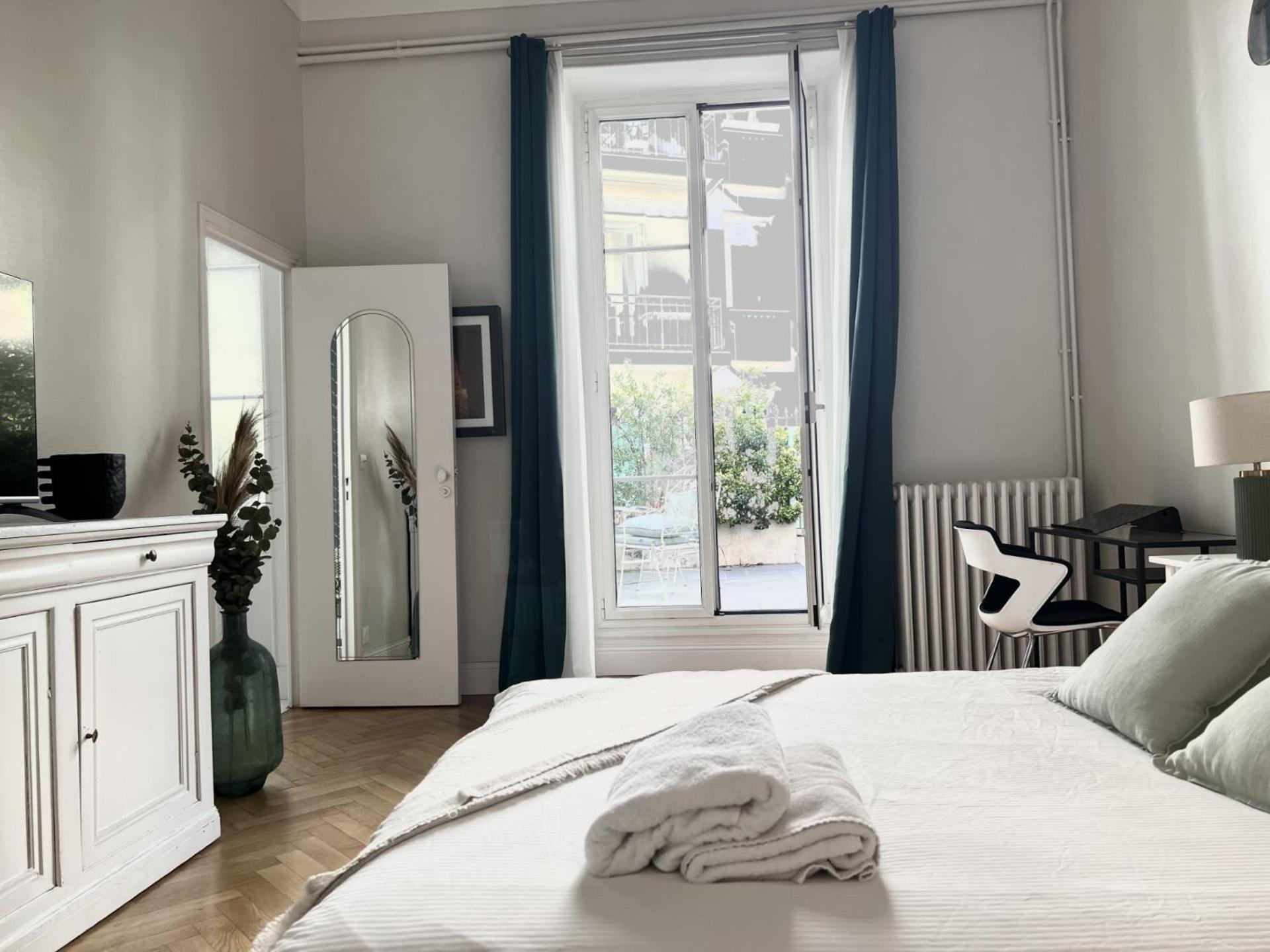 Superbe Appartement De 105 M2, Hyper Centre Avec Terrasse, Parking, A 5 Min De La Mer Nice Exterior photo